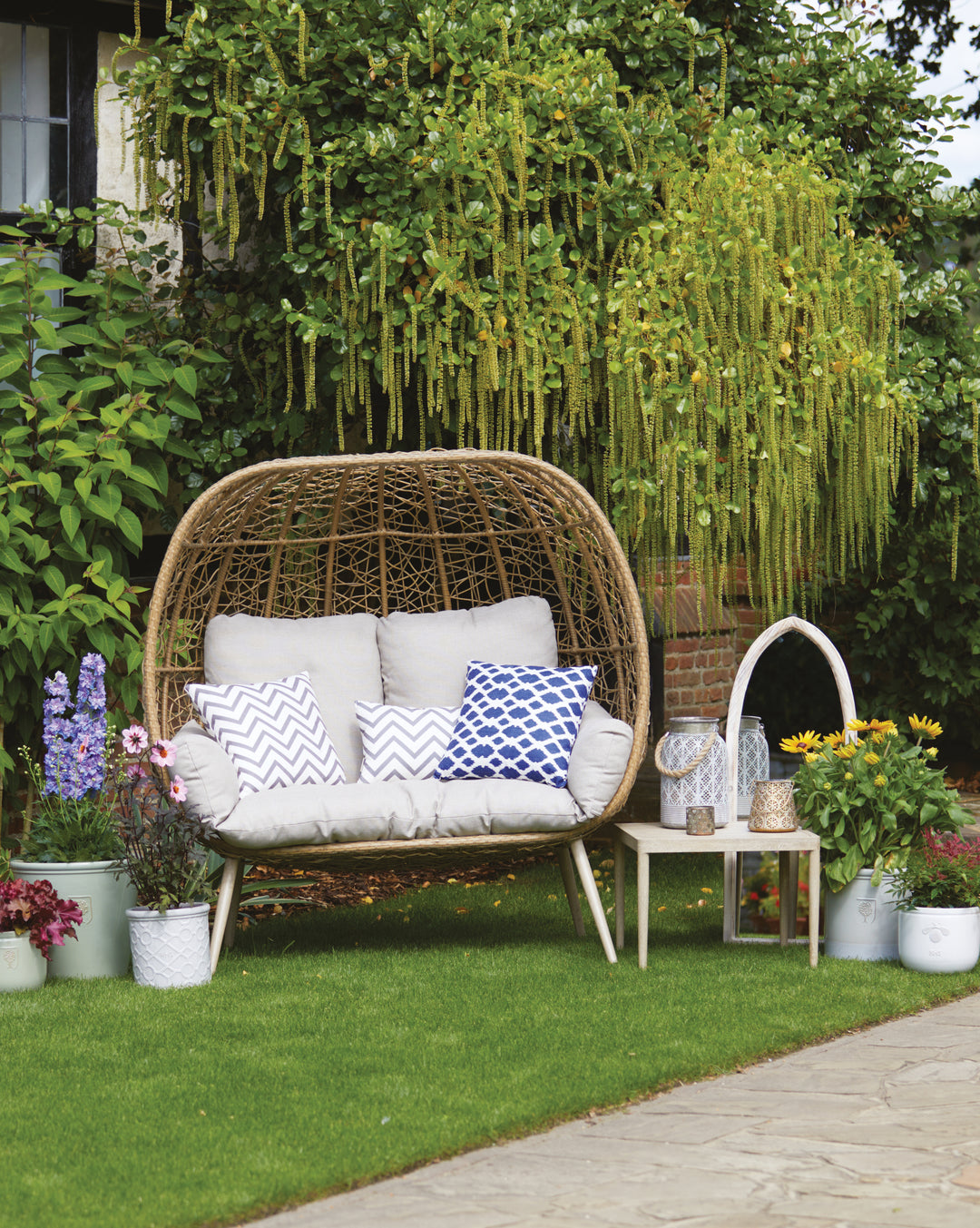 Frome Dbl Birdsnest Chair – Milton Ernest Garden Centre